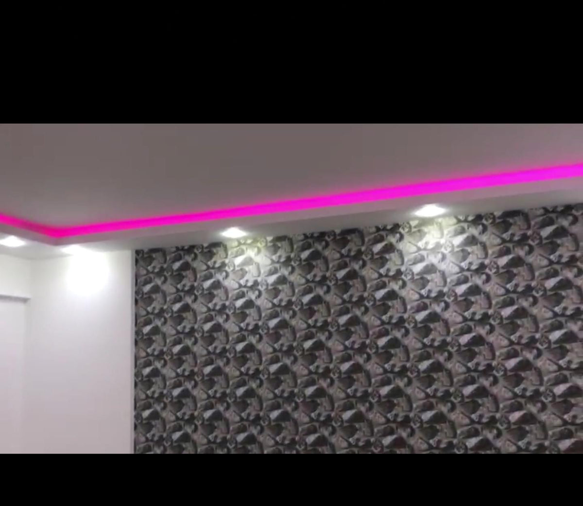 LED Strip 220V RGB 5050 – Dimmbar für farbenfrohe Beleuchtung