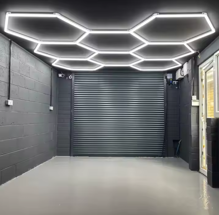 LED Hexagon 8 Waben 265W – 30.888 Lumen Garagenbeleuchtung.