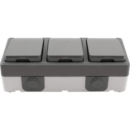 Feuchtraum Dreifachsteckdose Aufputz IP44 – Grau 250V / 16A.