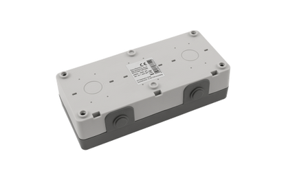 Feuchtraum Dreifachsteckdose Aufputz IP44 – Grau 250V / 16A.