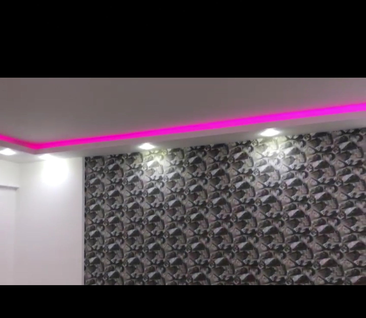 LED Strip 220V RGB 5050 – Dimmbar für farbenfrohe Beleuchtung