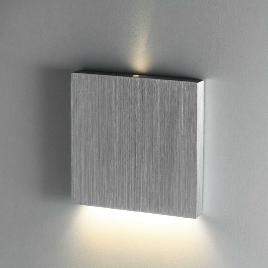 LED-Treppenbeleuchtung 230V Voll Aluminiumrahmen mit Lichtaustritt nach unten und punktuellem Licht