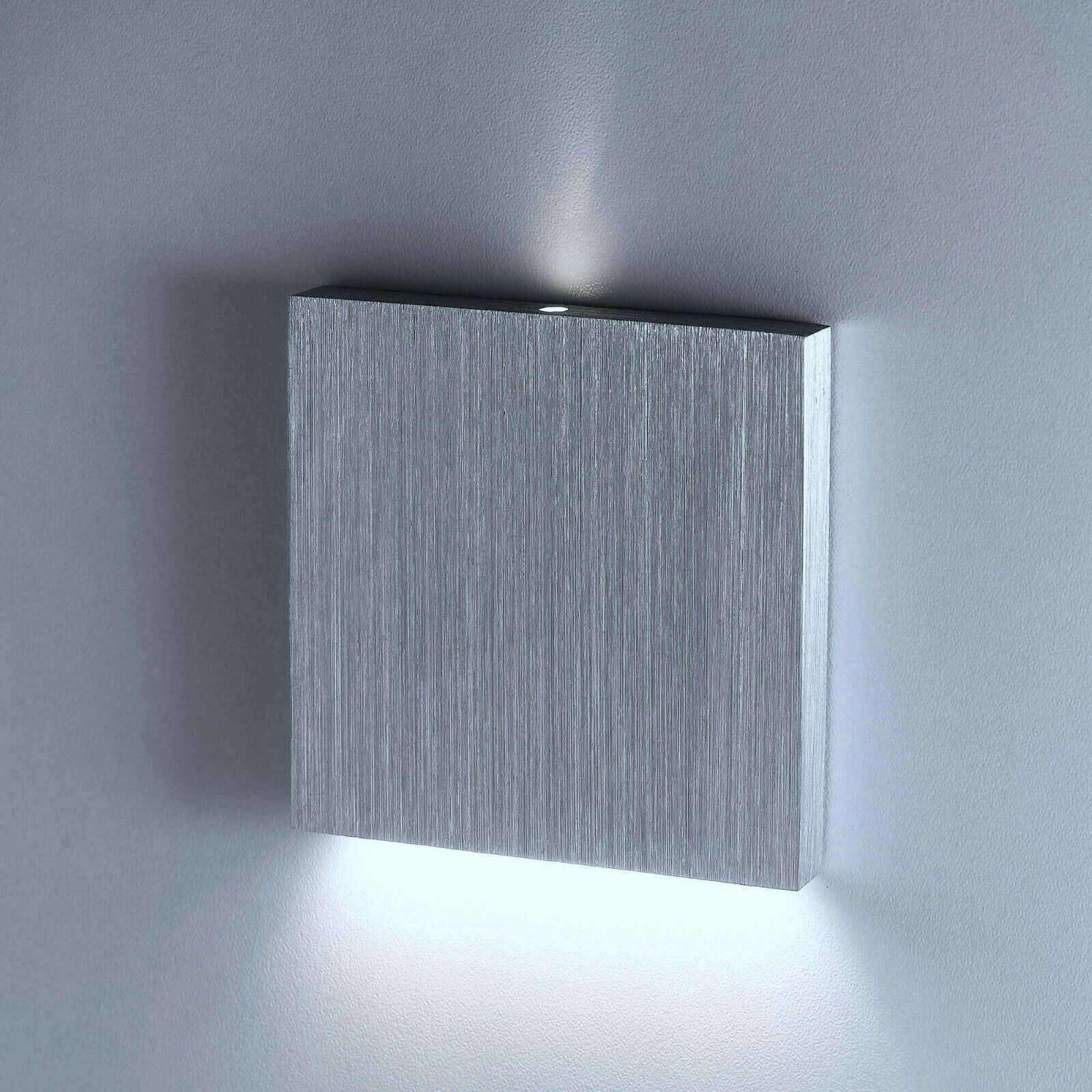 LED-Treppenbeleuchtung 230V Voll Aluminiumrahmen mit Lichtaustritt nach unten und punktuellem Licht