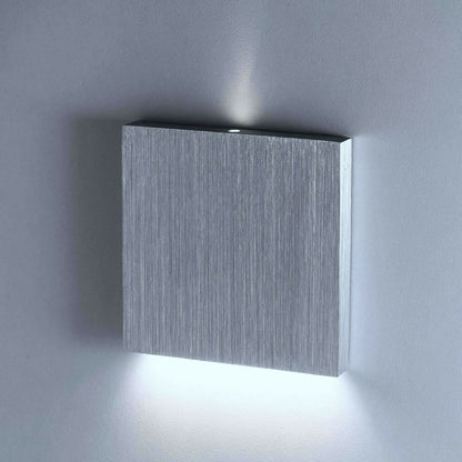 LED-Treppenbeleuchtung 230V Voll Aluminiumrahmen mit Lichtaustritt nach unten und punktuellem Licht